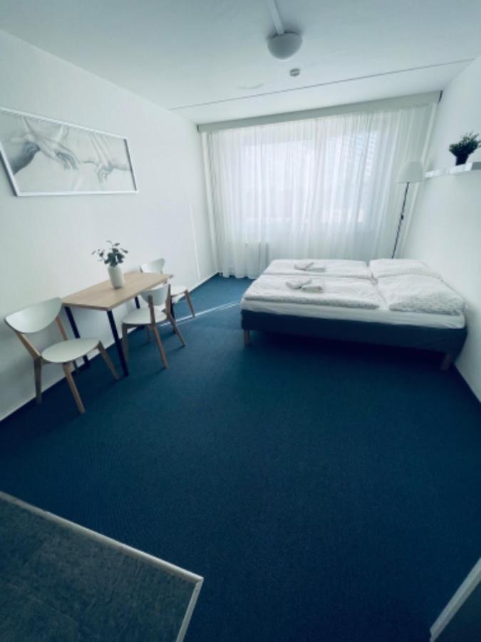 Apartmany Bryksova ปราก ภายนอก รูปภาพ