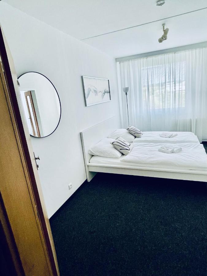 Apartmany Bryksova ปราก ภายนอก รูปภาพ