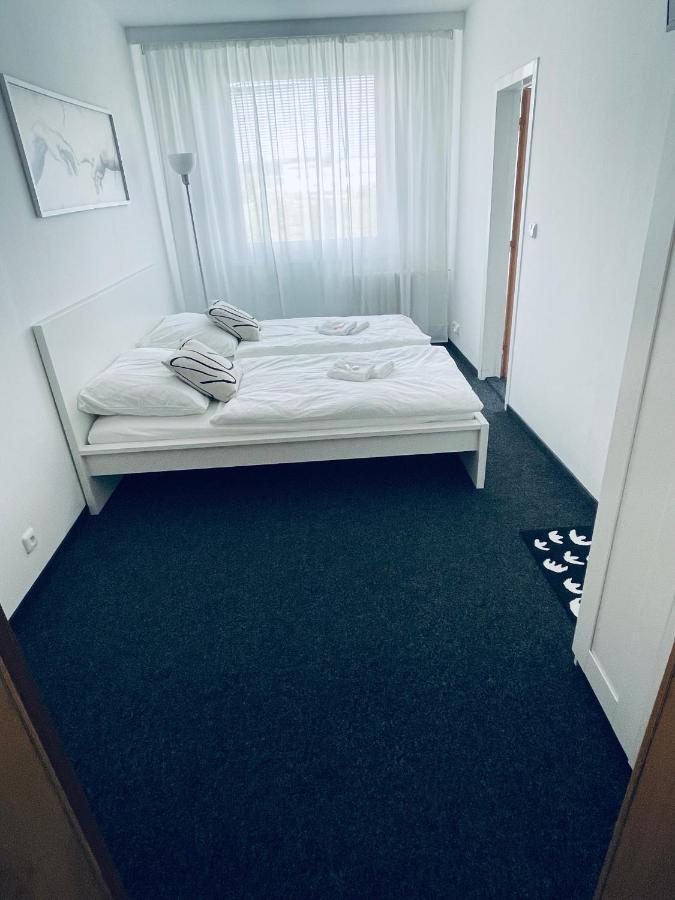 Apartmany Bryksova ปราก ภายนอก รูปภาพ