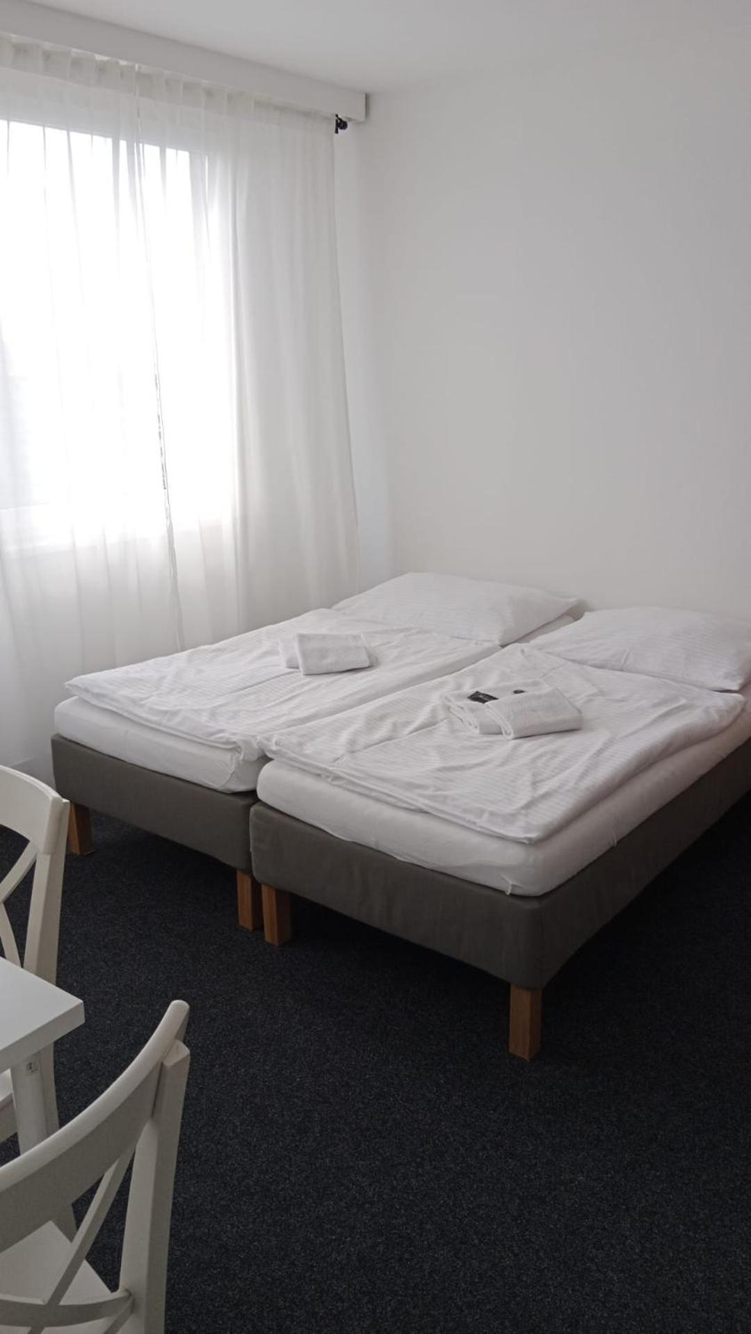 Apartmany Bryksova ปราก ภายนอก รูปภาพ